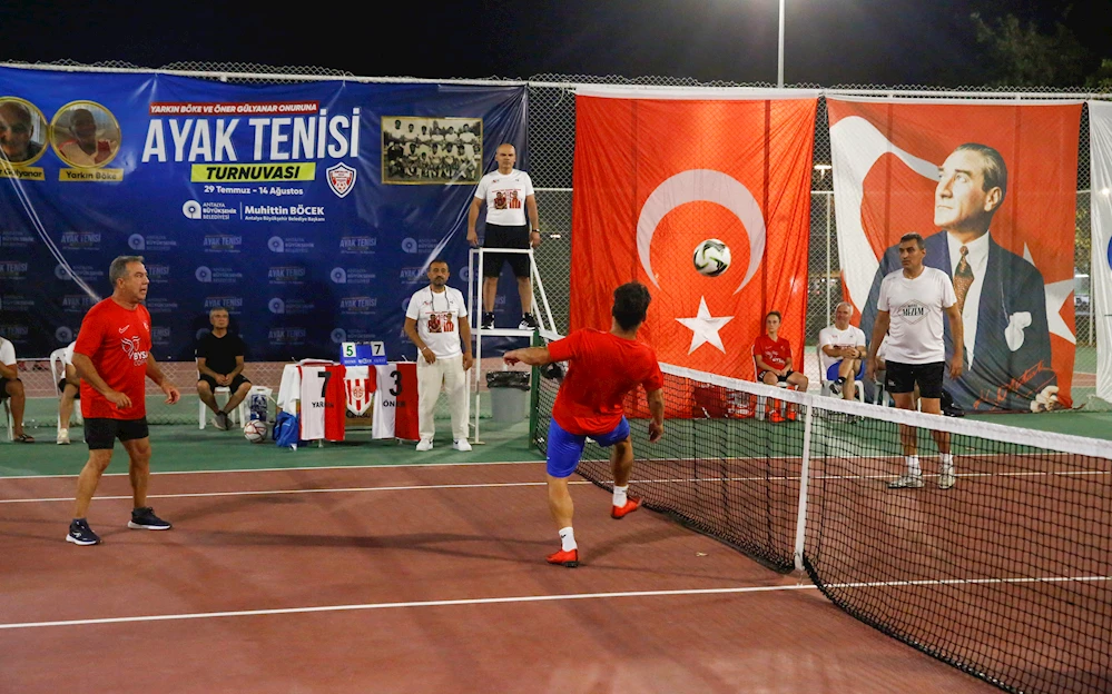 BÜYÜKŞEHİR’DEN EFSANELER ONURUNA AYAK TENİSİ TURNUVASI